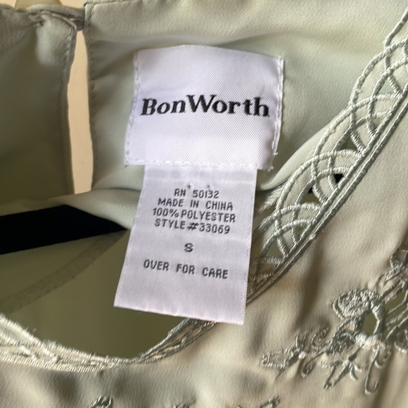 Vintage sage green sleeveless button back blouse by Bonworth - Picture 5 of 5